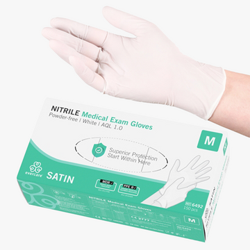 M Vit nitrilhandske Evercare SATIN 150 st